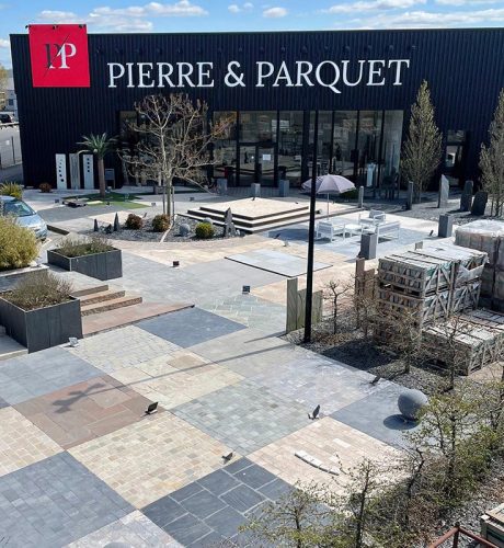 Pierre et parquet en extérieur à Caen
