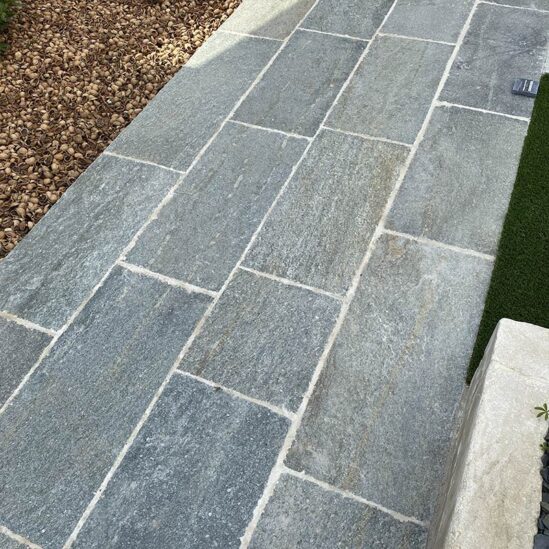 Dallage Luzerne Gneiss - clivé