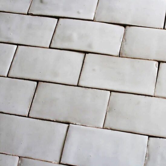 Exemple de pose sans joints du Bejmat blanc