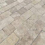 Pavé en pierre marbrière travertin aurore