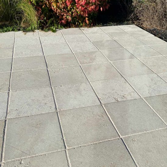 Pavés Costa Brava à Laval gris beige
