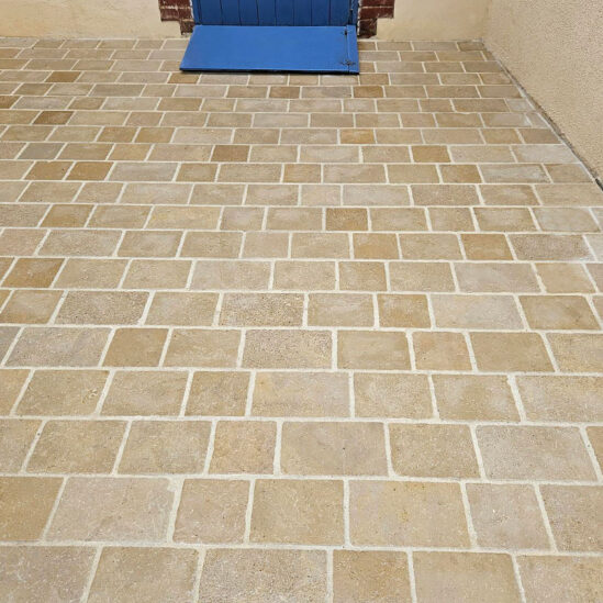 Réalisation en pavés mera beige longueurs libres