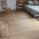 pièce avec le parquet lune