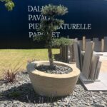 Bac pour un arbre en pierre calcaire