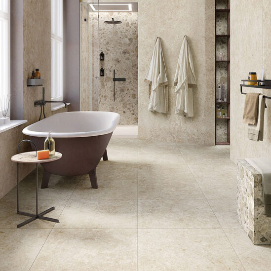 Elysian Desert Stone format 60x60 cm en intérieur