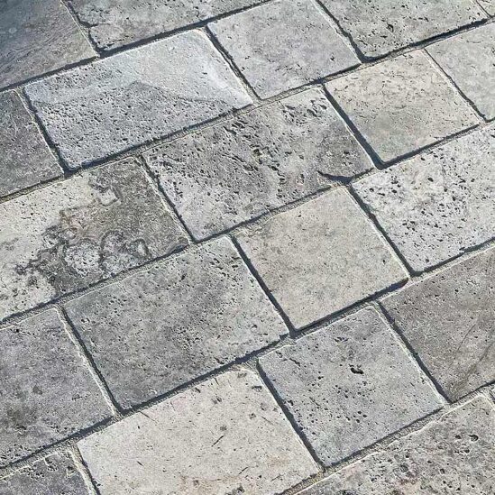 Pavés Travertin Gris 1er choix - vieilli
