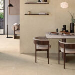 Carrelage Gold Catalan posé dans une cuisine en intérieur