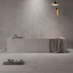 Salle de bain avec le gris Catalan format 60x120 cm