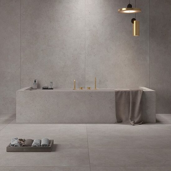 Salle de bain avec le gris Catalan format 60x120 cm