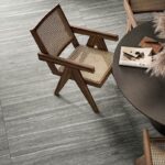 Elysian Travertino Dark format 60x120 cm en intérieur