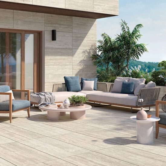 Travertino light format 60x120 cm en extérieur