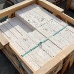 Stock en palette de la bordure Travertin