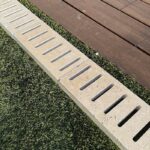 Grille de caniveau en pierre de travertin