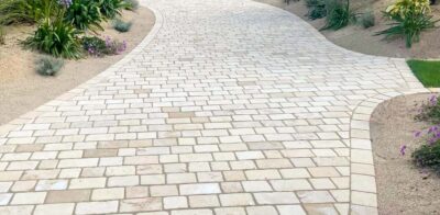 Réussir l’aménagement d’une allée en pavé